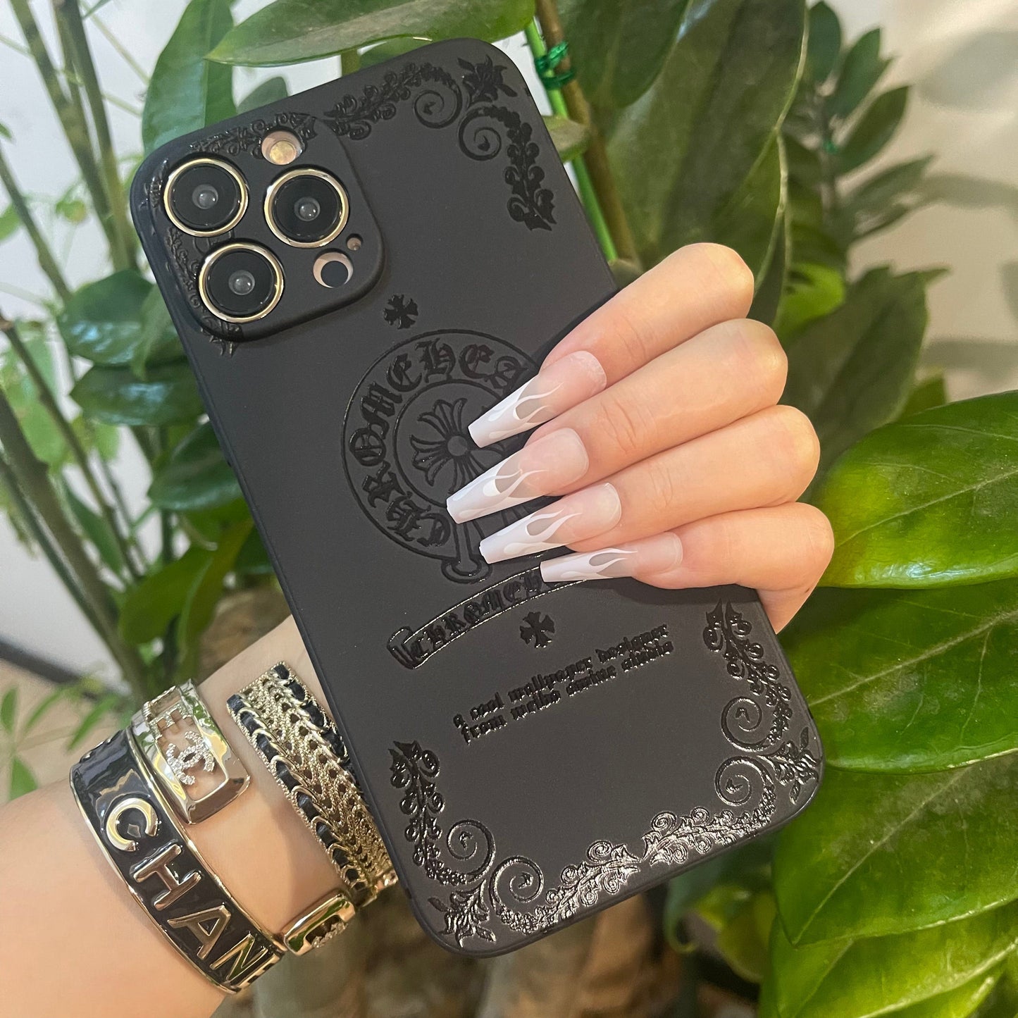 Black Trendy Phone Case (Heart)
