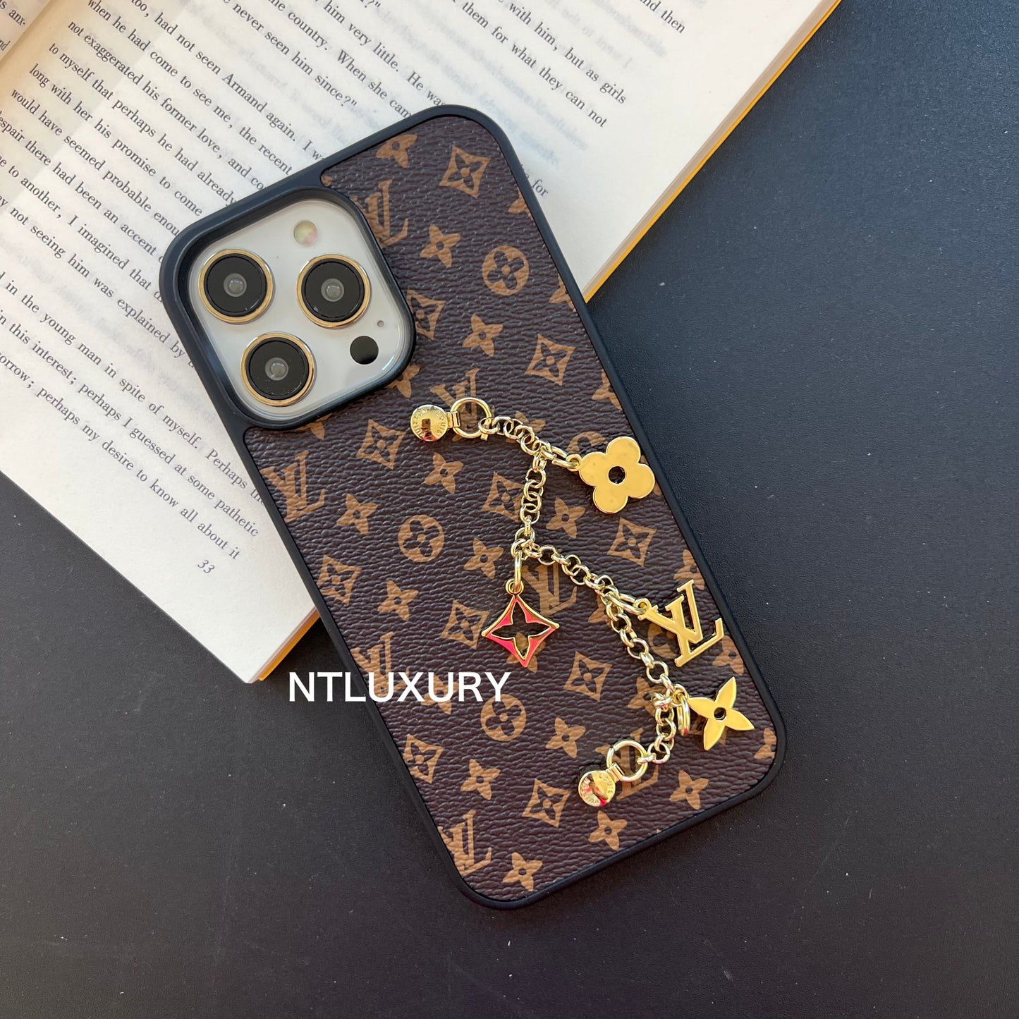 Traditional Love Phone Case With Floral Chain