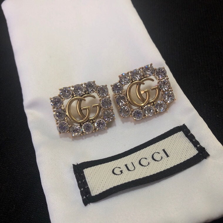 Good Diamond Design Earrings/ Bracelet/Necklace (Set)