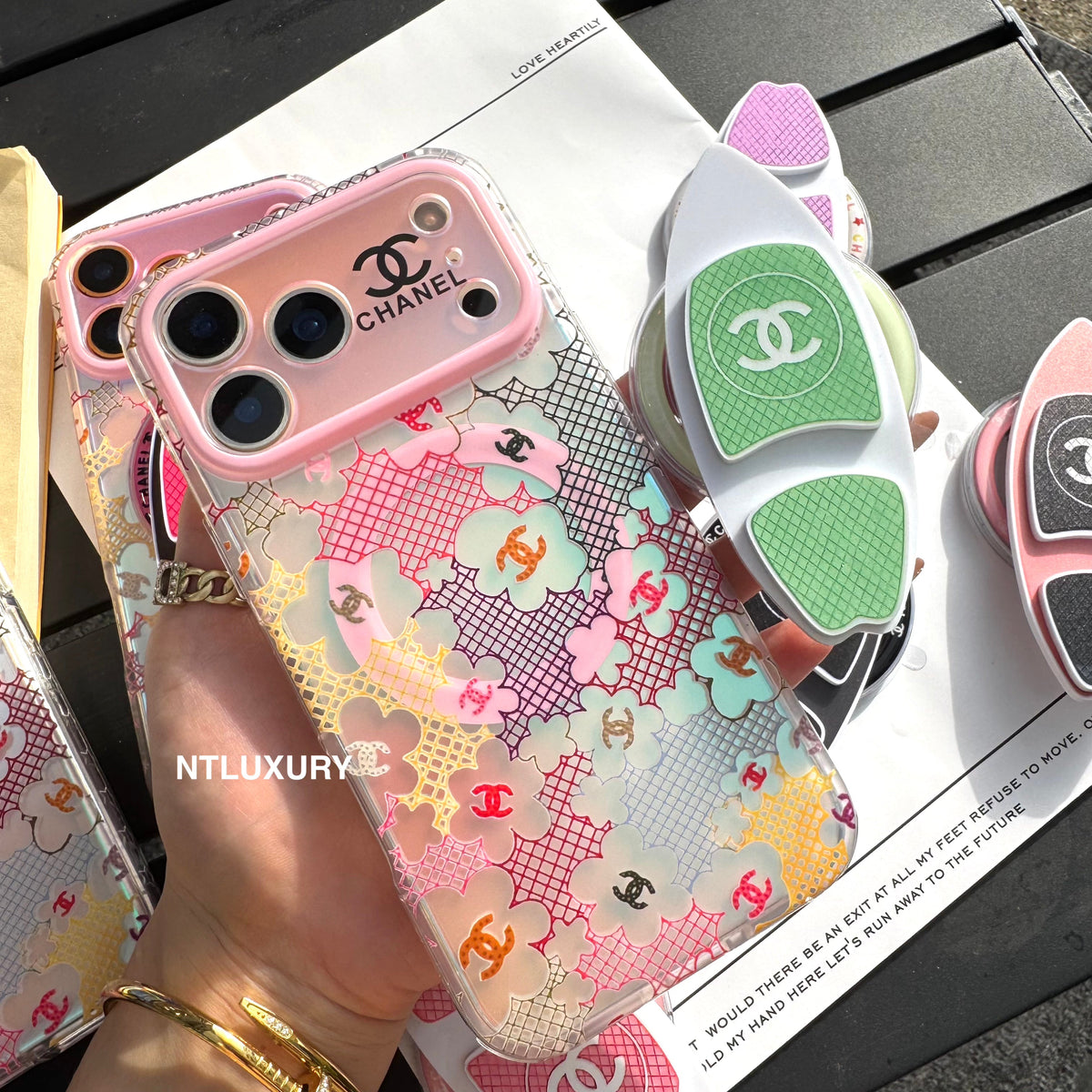 Chameleon Colorful CC Magsafe Phone Case with Skateboard Holder