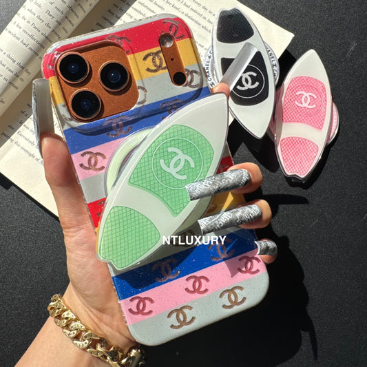 Bunte C Girl Handyhülle mit Magsafe Halterung (Skateboard)