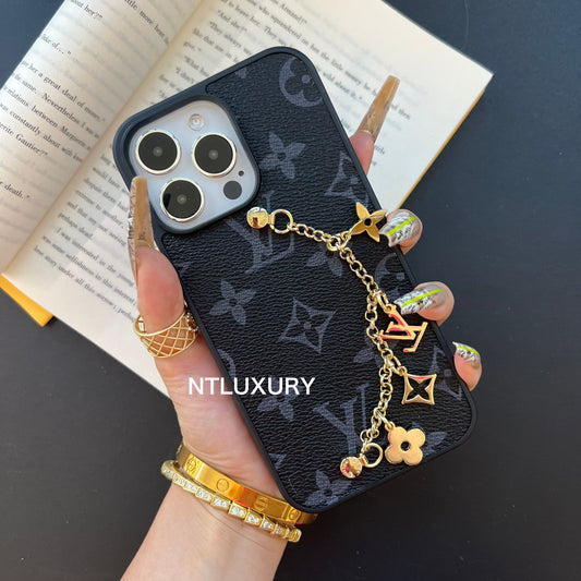 Traditional Love Phone Case With Floral Chain