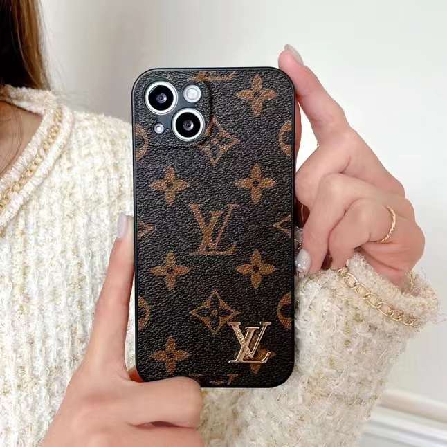 Traditional Love Phone Case With Camera Protection