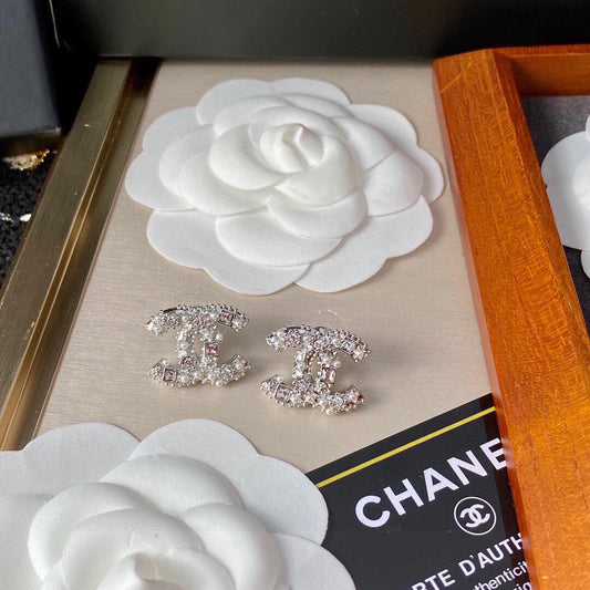 Glitter C Shining Earrings Stud