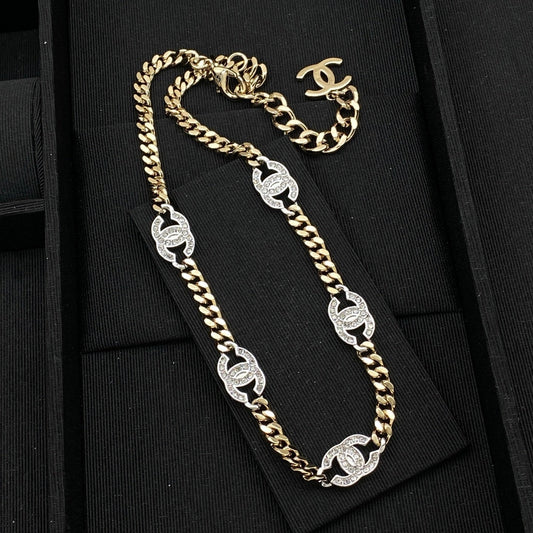 Cool Girl Gold Chain Necklace