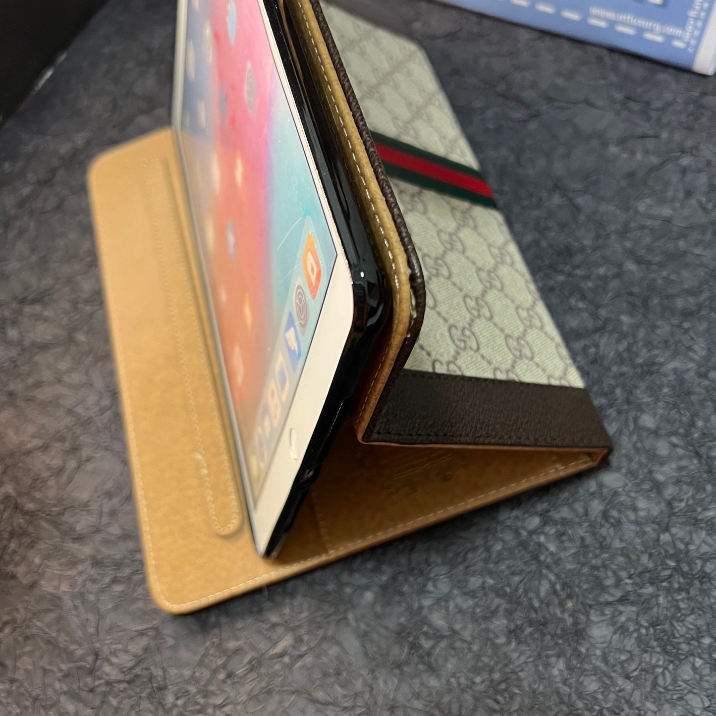 Cute Fancy iPad Case (GG)