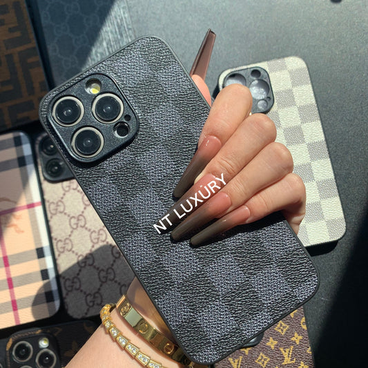 Coque de téléphone traditionnelle avec protection de l'appareil photo (grille noire)