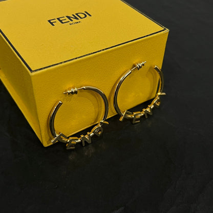 Pendientes de medio círculo
