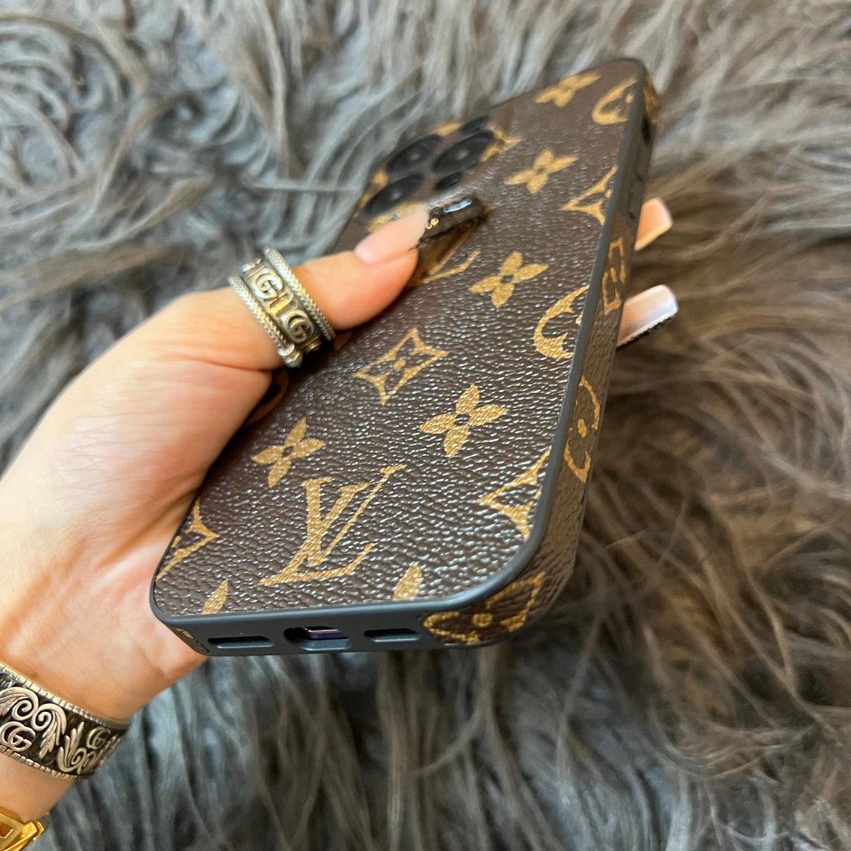 Traditional Love Phone Case With Camera Protection
