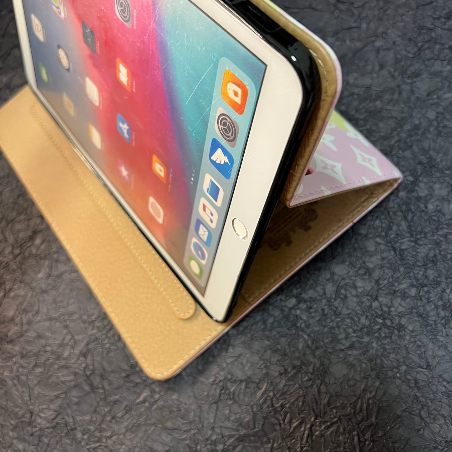 Cute Fancy iPad Case (Ombre Love)