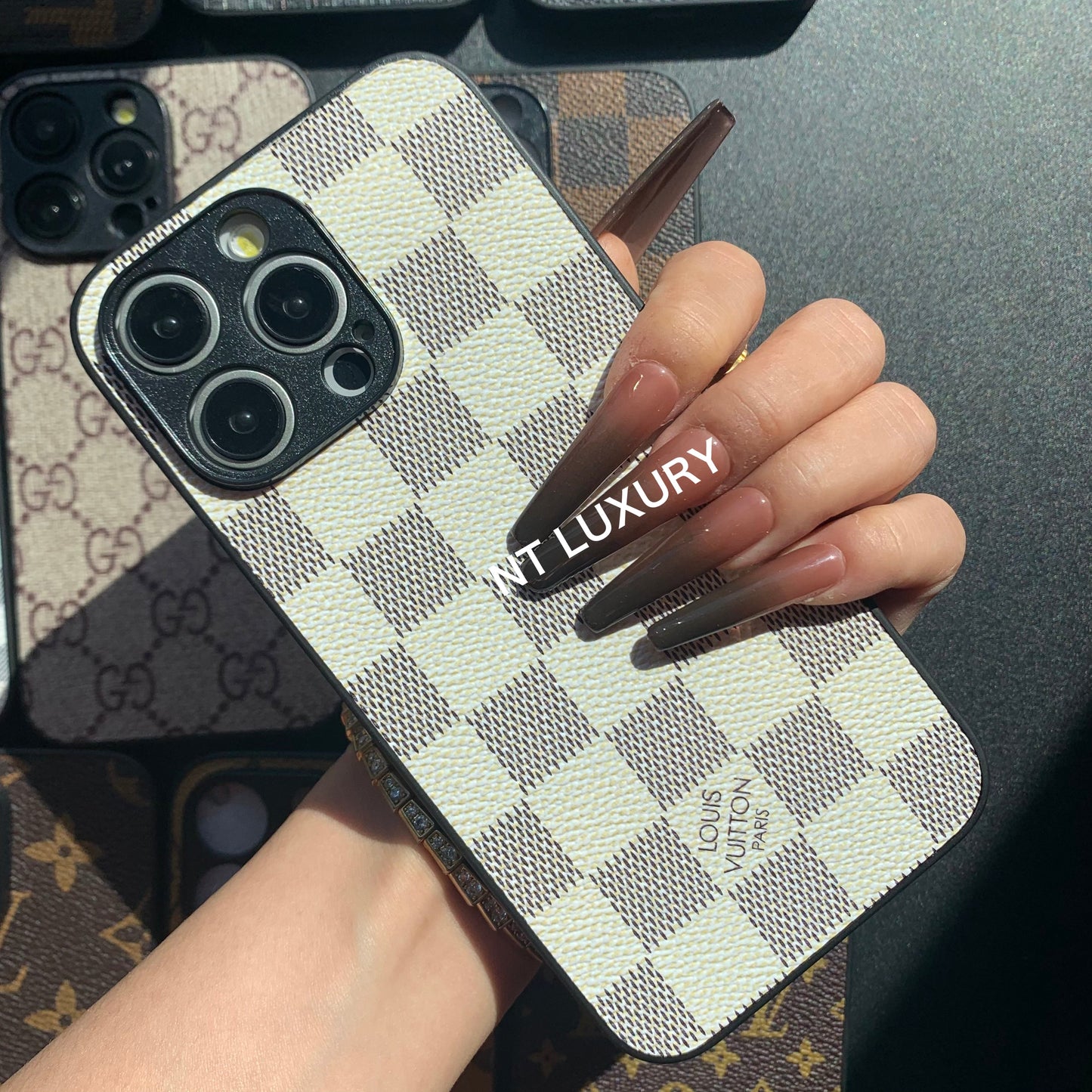 Traditional Phone Case with Camera Protection (White Latticed)