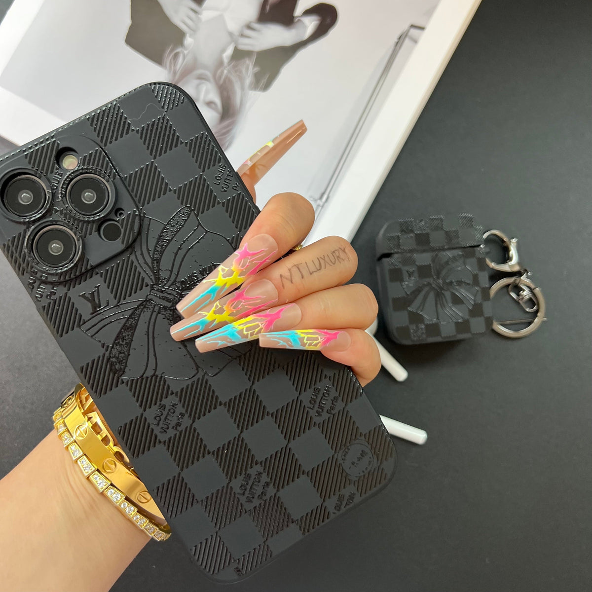 Coque de téléphone noire tendance (Nœud papillon cœur)