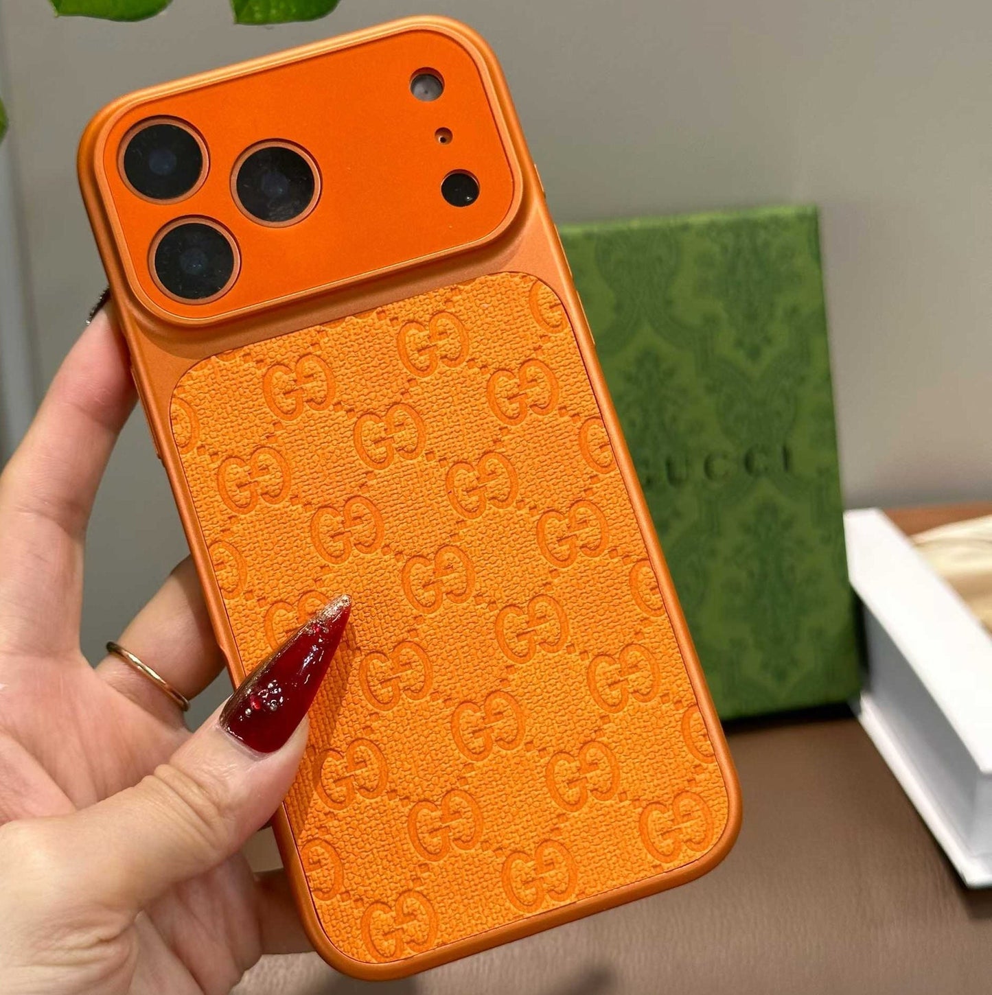 Orangensaft-Handyhülle im ausgefallenen Design