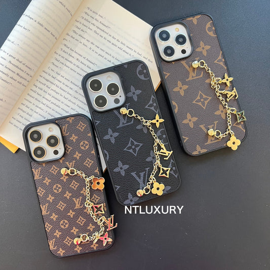 Traditional Love Phone Case With Floral Chain