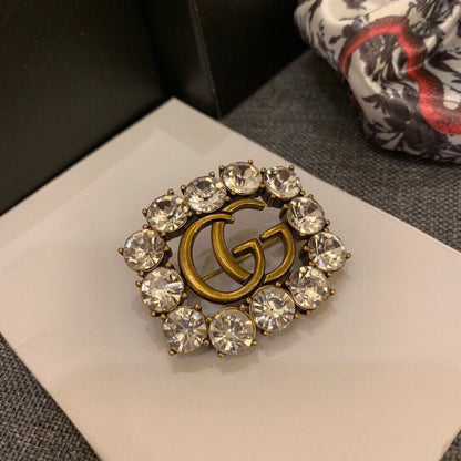 Spilla da ragazza con diamante quadrato Good