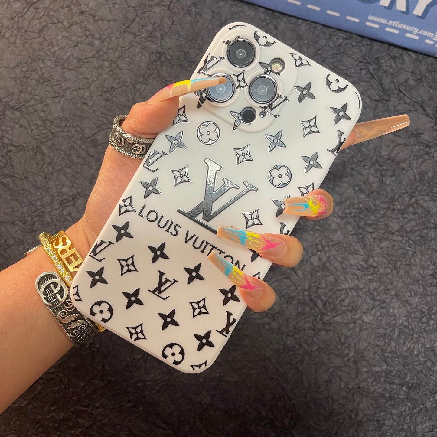Black Trendy Phone Case ( Big Love For Red)