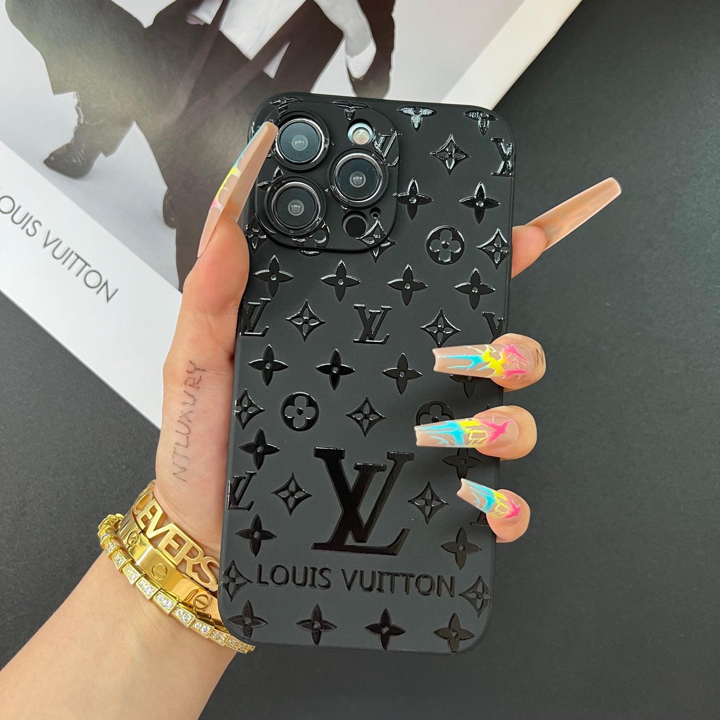 Black Trendy Phone Case ( Down Love For Red)