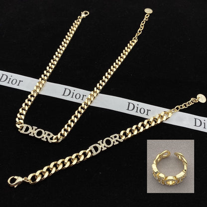 Conjunto de collar, pulsera y anillo con diseño de paloma