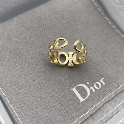 Conjunto de collar, pulsera y anillo con diseño de paloma