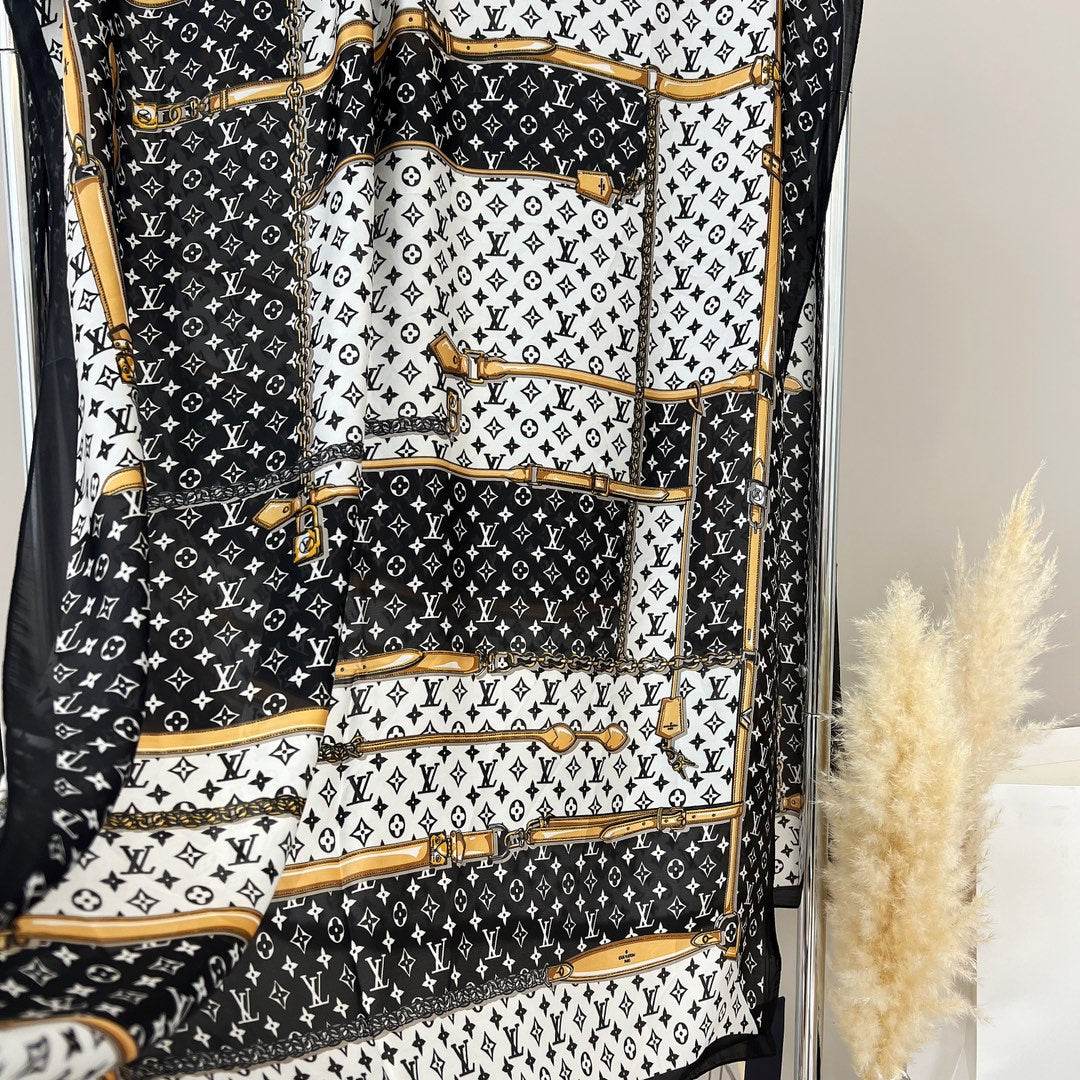 Traditional Love Long Scarf (Black & White)