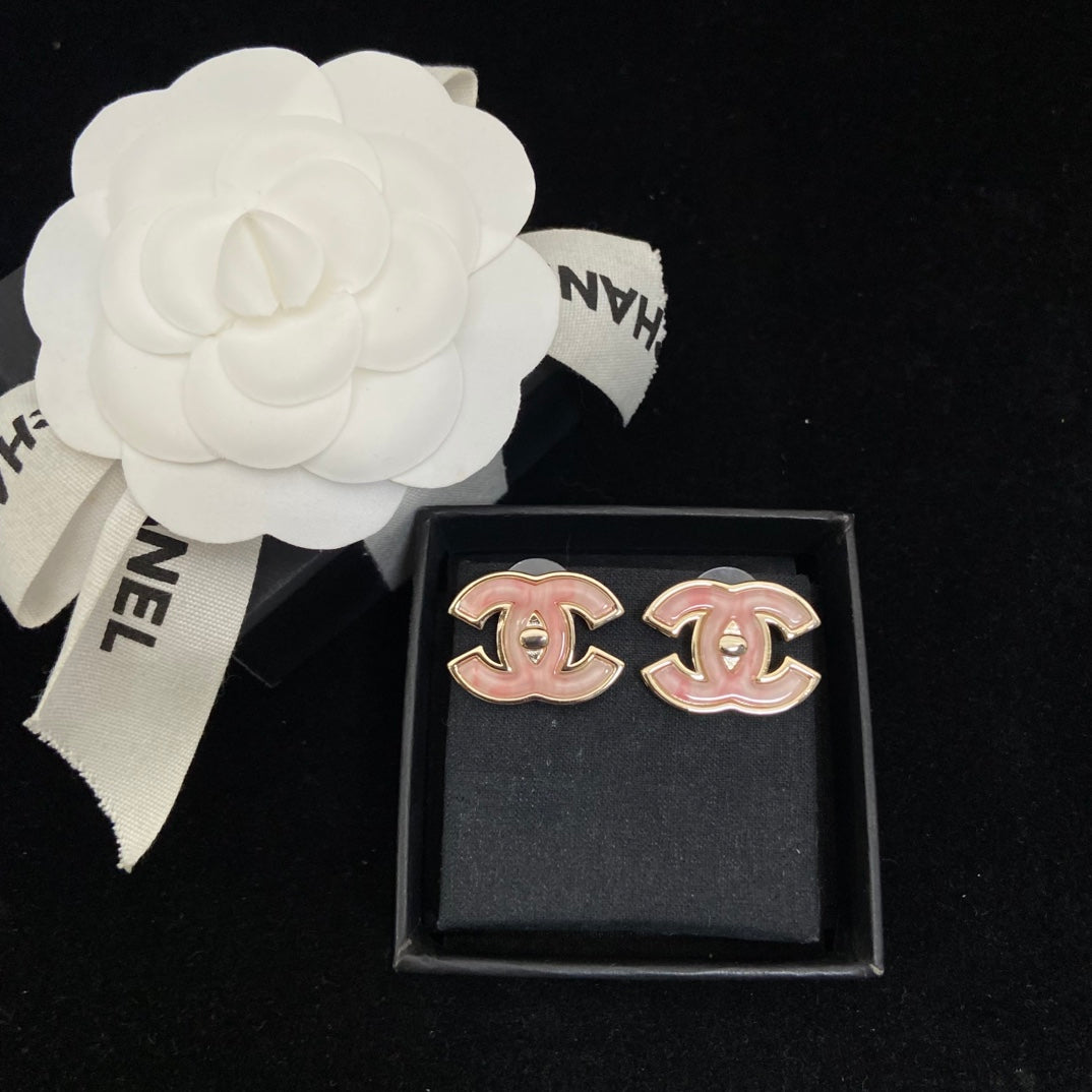 Set de 4 diseños CC Pink Girl (Pendientes 1 y 2 + Broche + Collar)