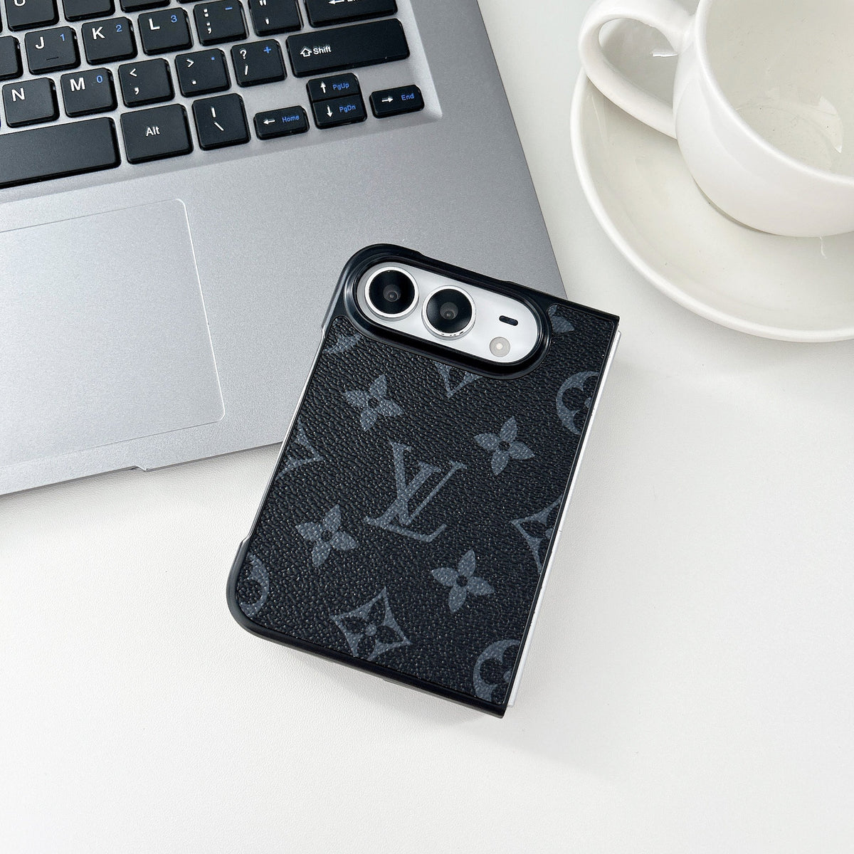 Traditional Design Phone Case For iPhone Duo
