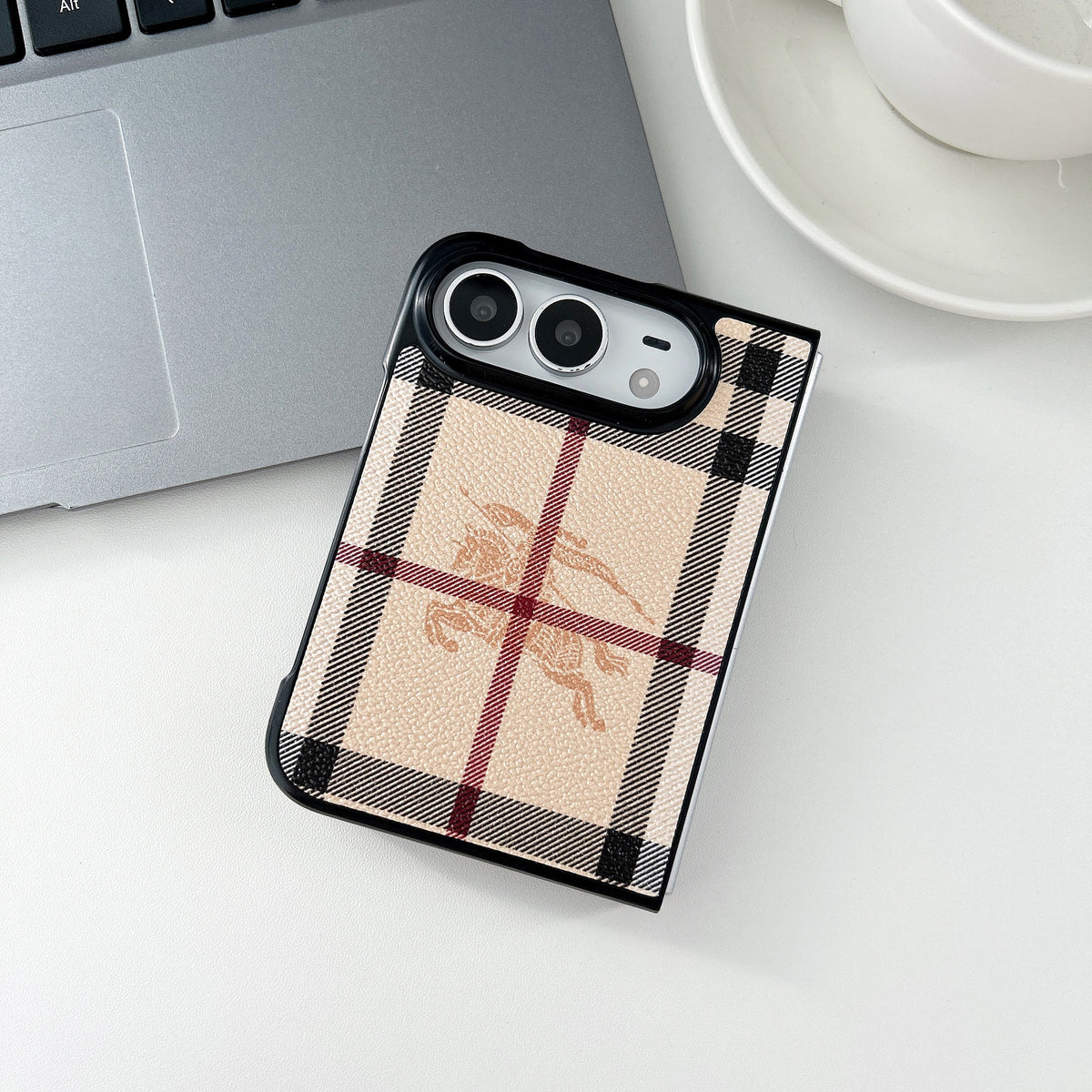 Traditional Design Phone Case For iPhone Duo