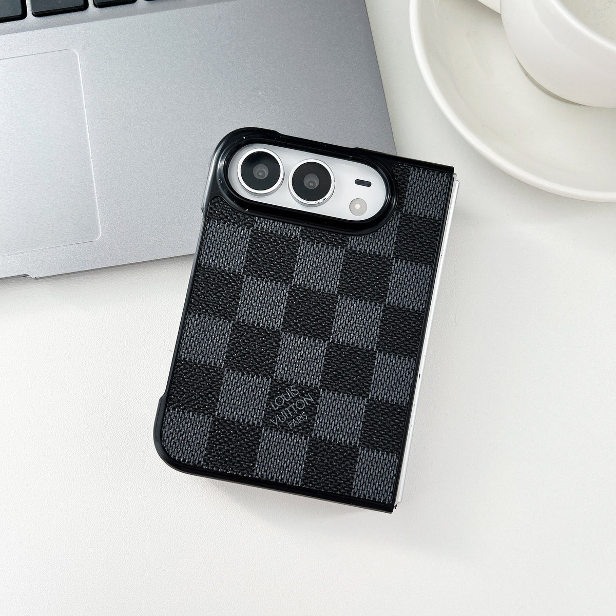 Traditional Design Phone Case For iPhone Duo