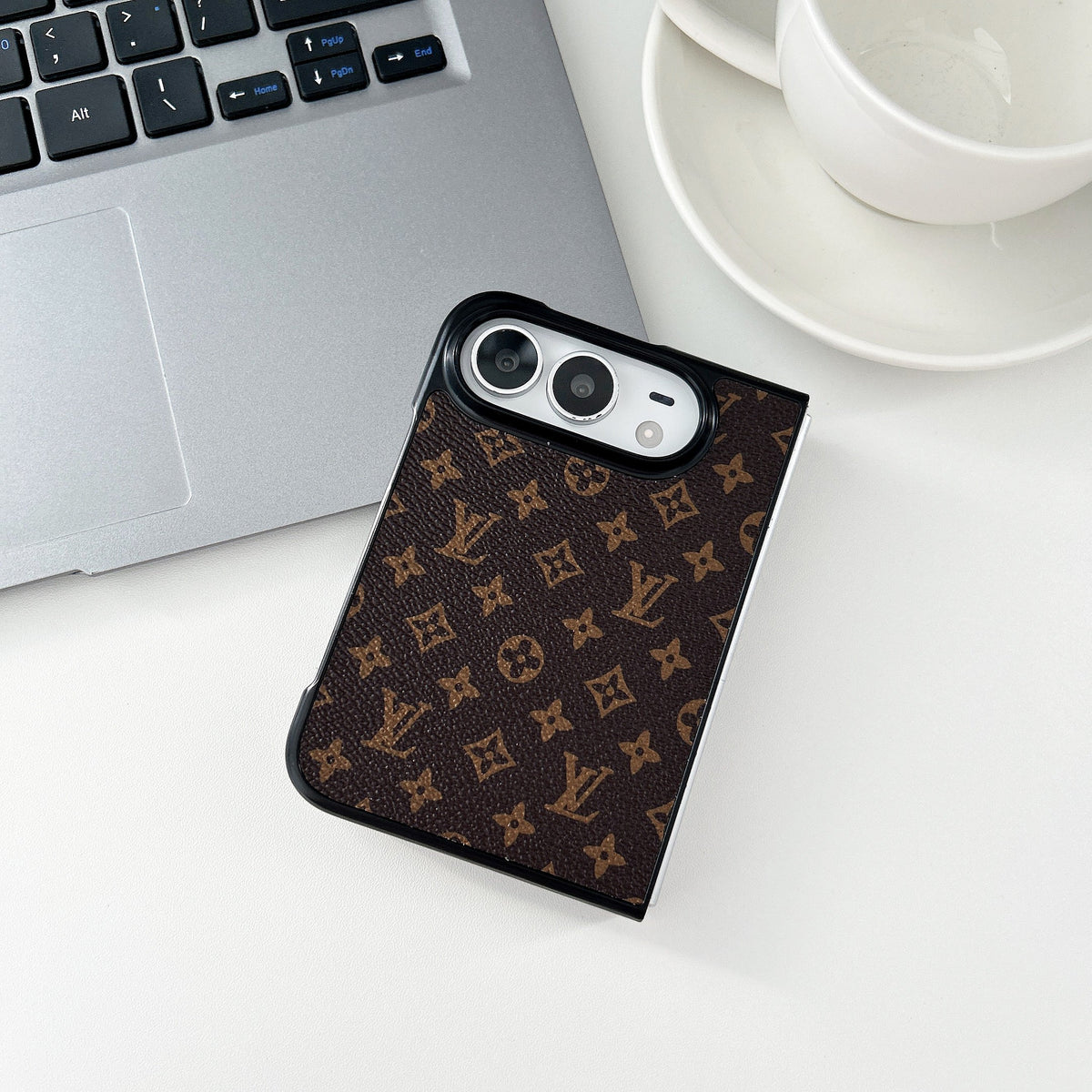 Traditional Design Phone Case For iPhone Duo