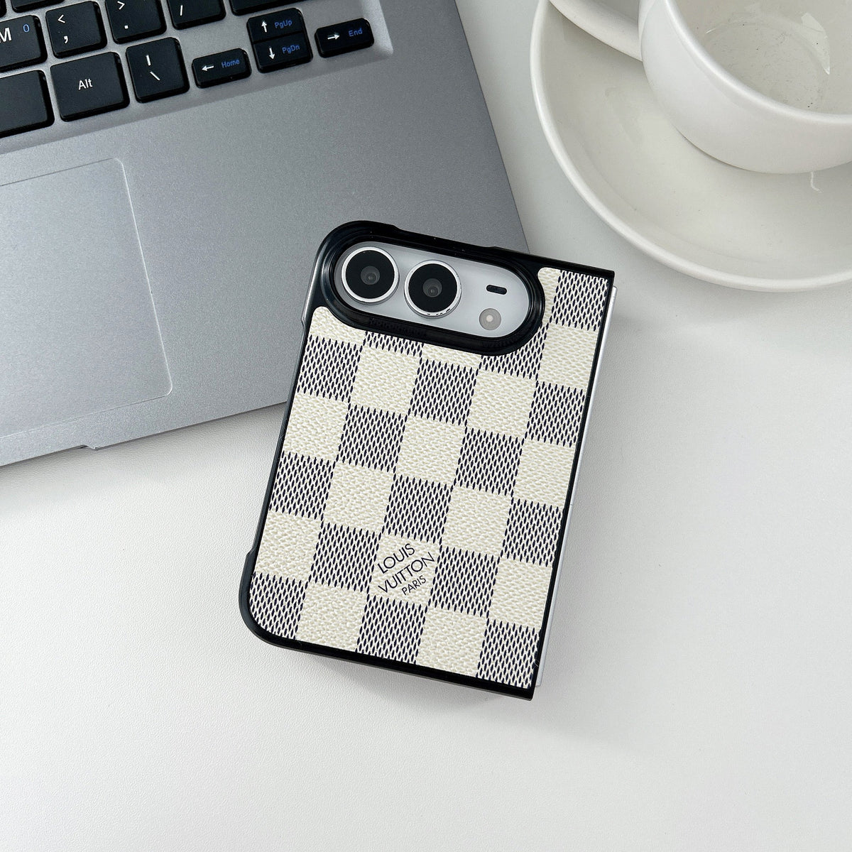 Traditional Design Phone Case For iPhone Duo