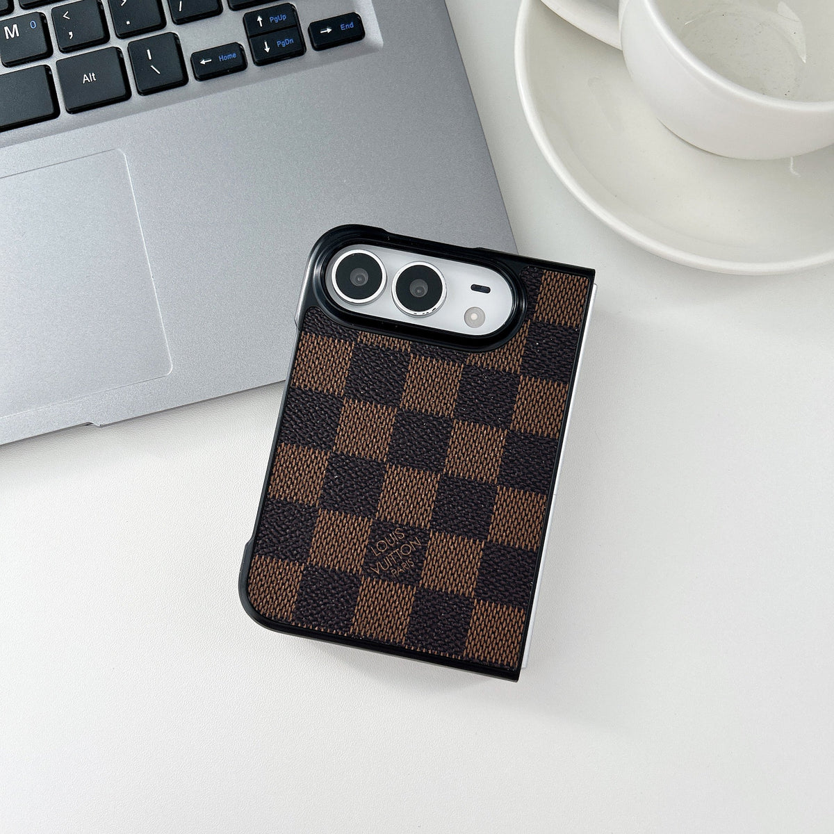 Traditional Design Phone Case For iPhone Duo