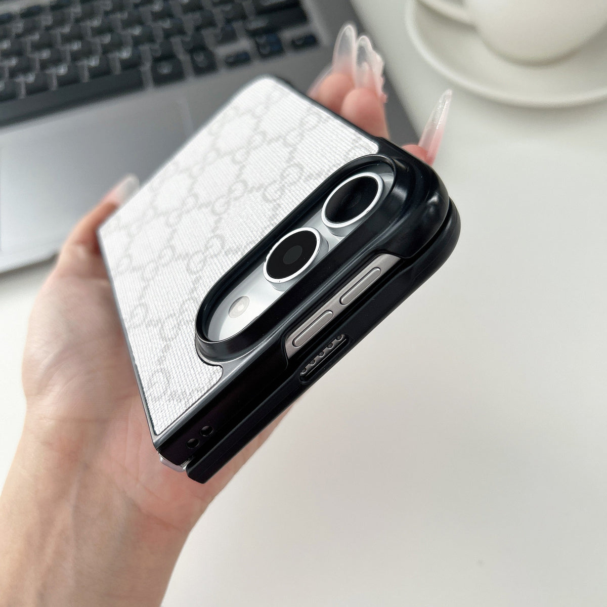 Traditional Design Phone Case For iPhone Duo