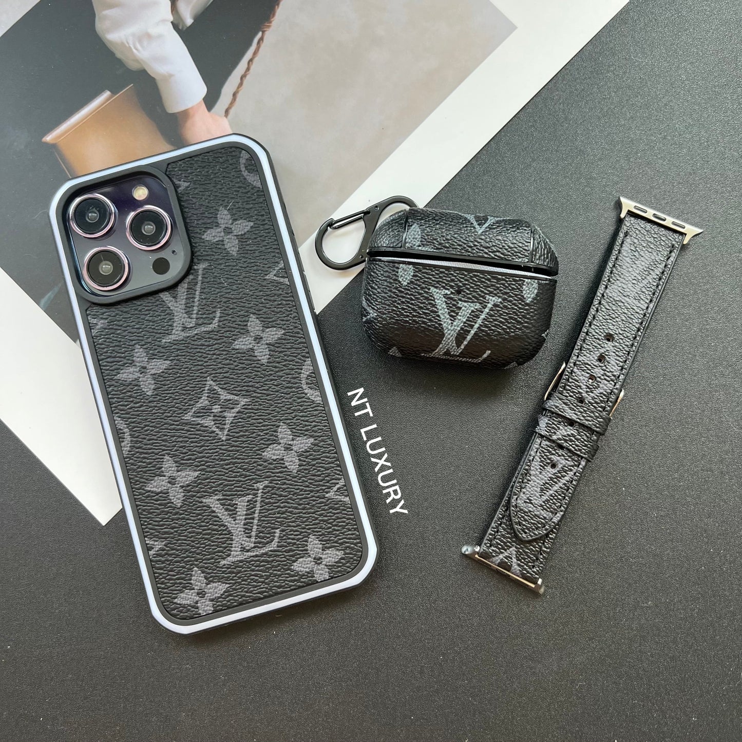 Traditional Touch Airpods Case (Black Love)