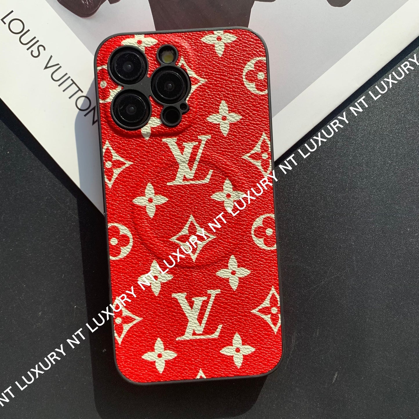 Traditional Red Phone Case (Magsafe)