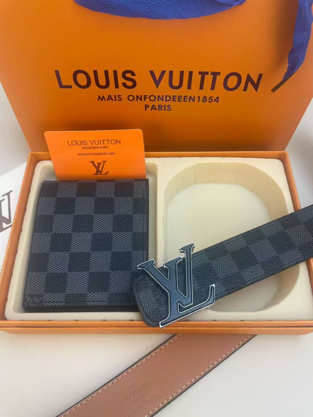 2 Set Buckle Love Belt & Wallet with Packaging