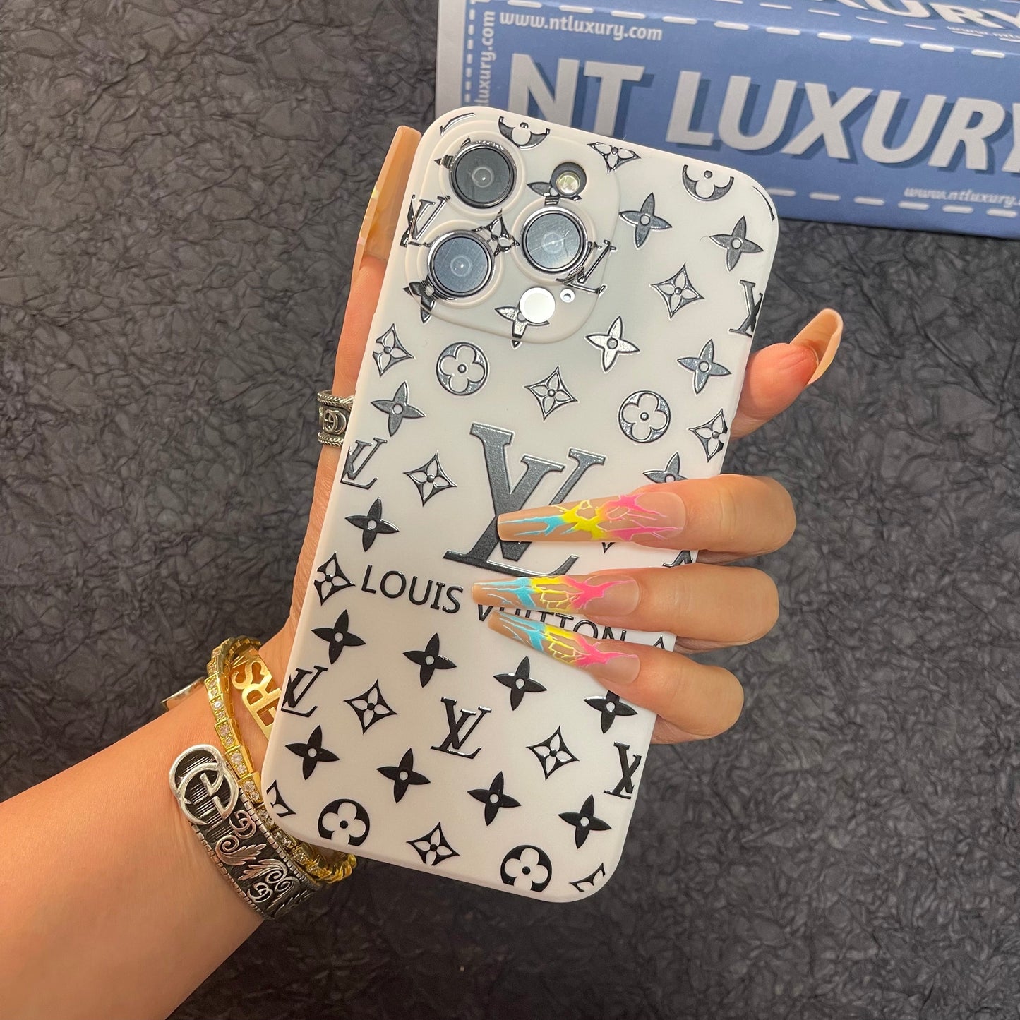 Black Trendy Phone Case ( Big Love For Red)