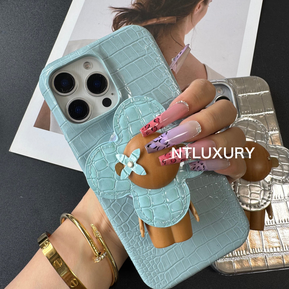 Diseño láser Vivian para iPhone con soporte MagSafe
