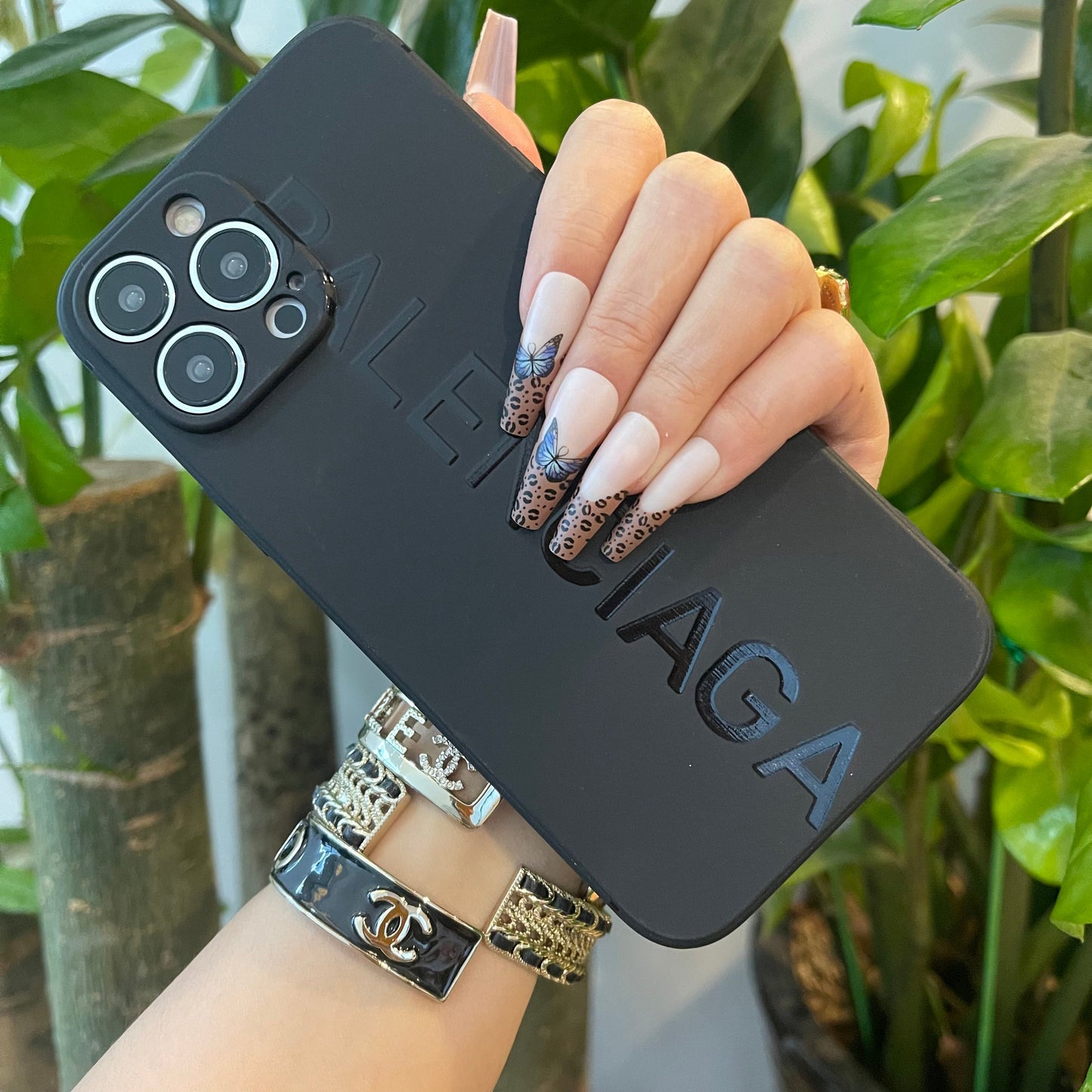 Black Trendy Phone Case ( Cute B)