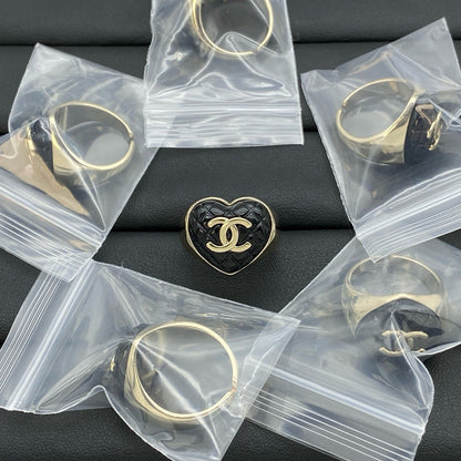 Anillos negros vintage geniales