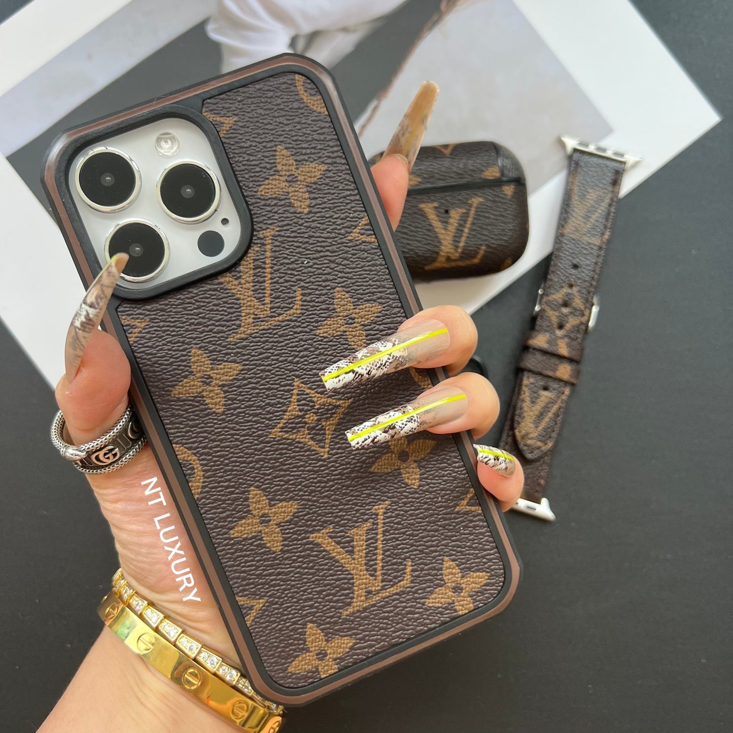 Traditional Touch Airpods Case (Love)
