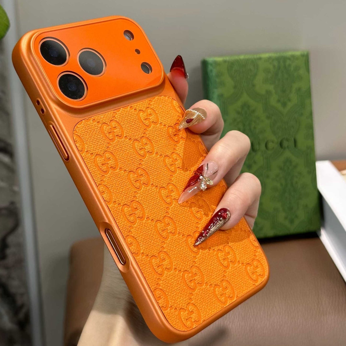 Orangensaft-Handyhülle im ausgefallenen Design