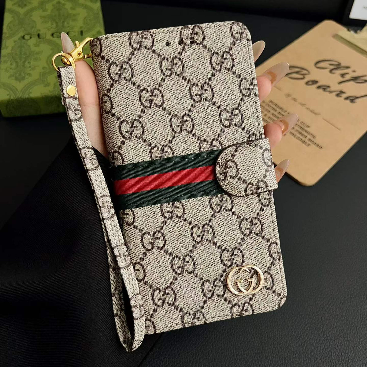 Traditional Phone Case With Purse Design