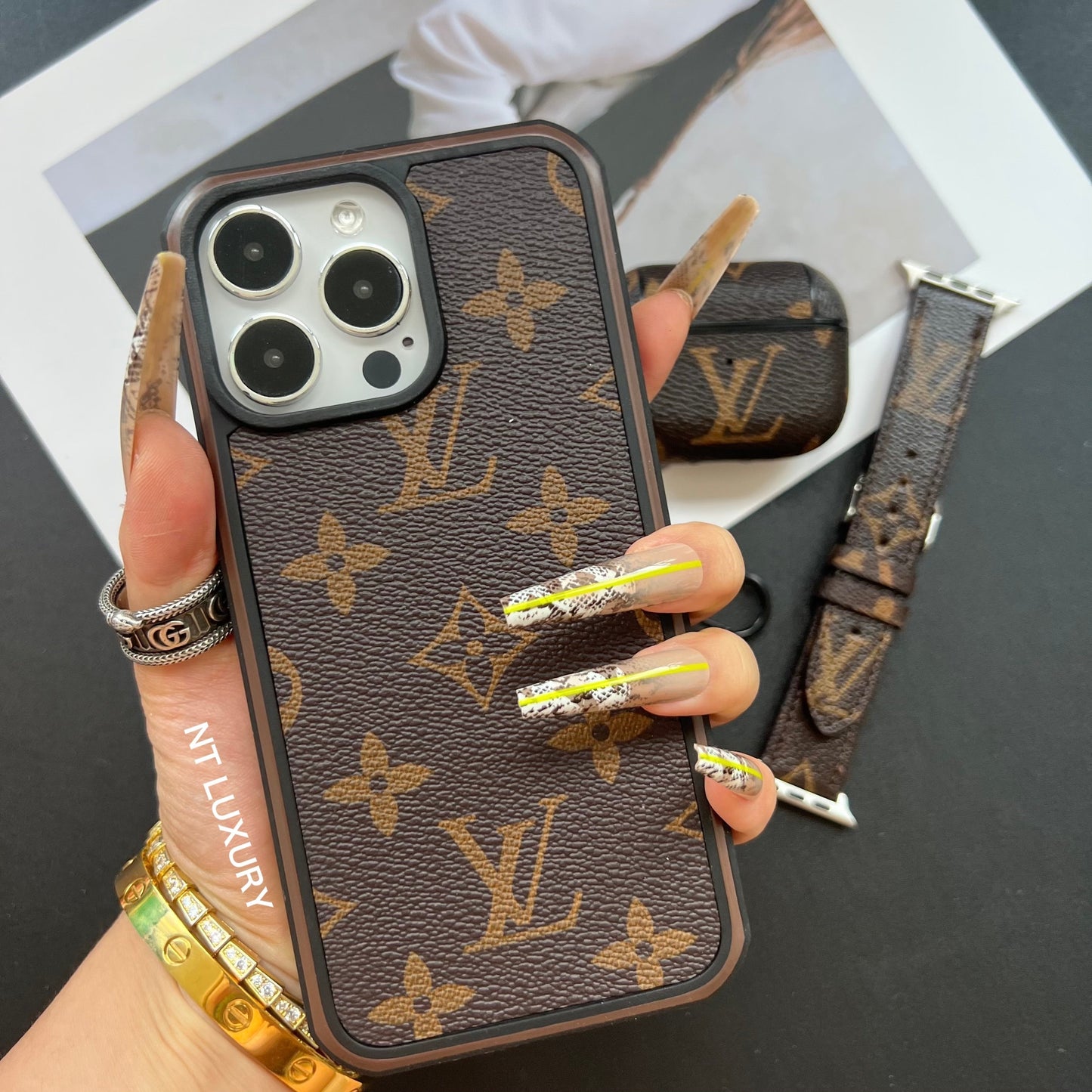 Traditional Touch Airpods Case (Love)