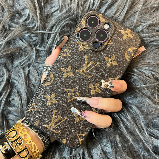 Traditional Love Phone Case With Camera Protection