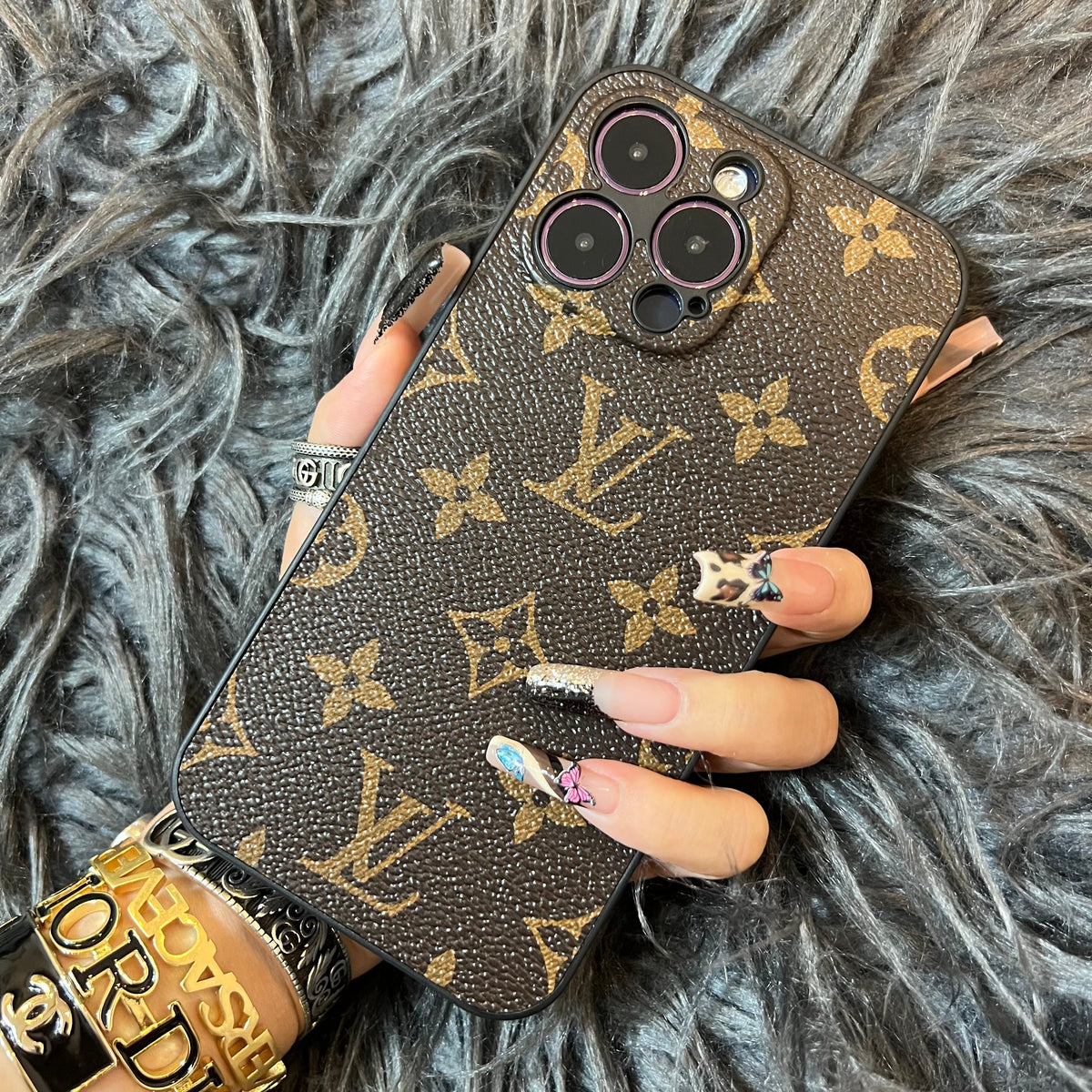 Traditional Love Phone Case With Camera Protection