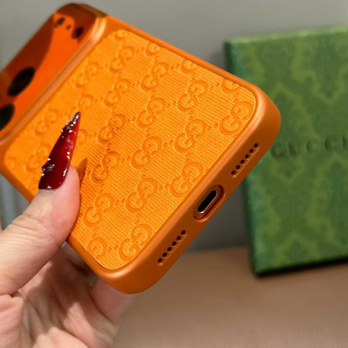 Orangensaft-Handyhülle im ausgefallenen Design