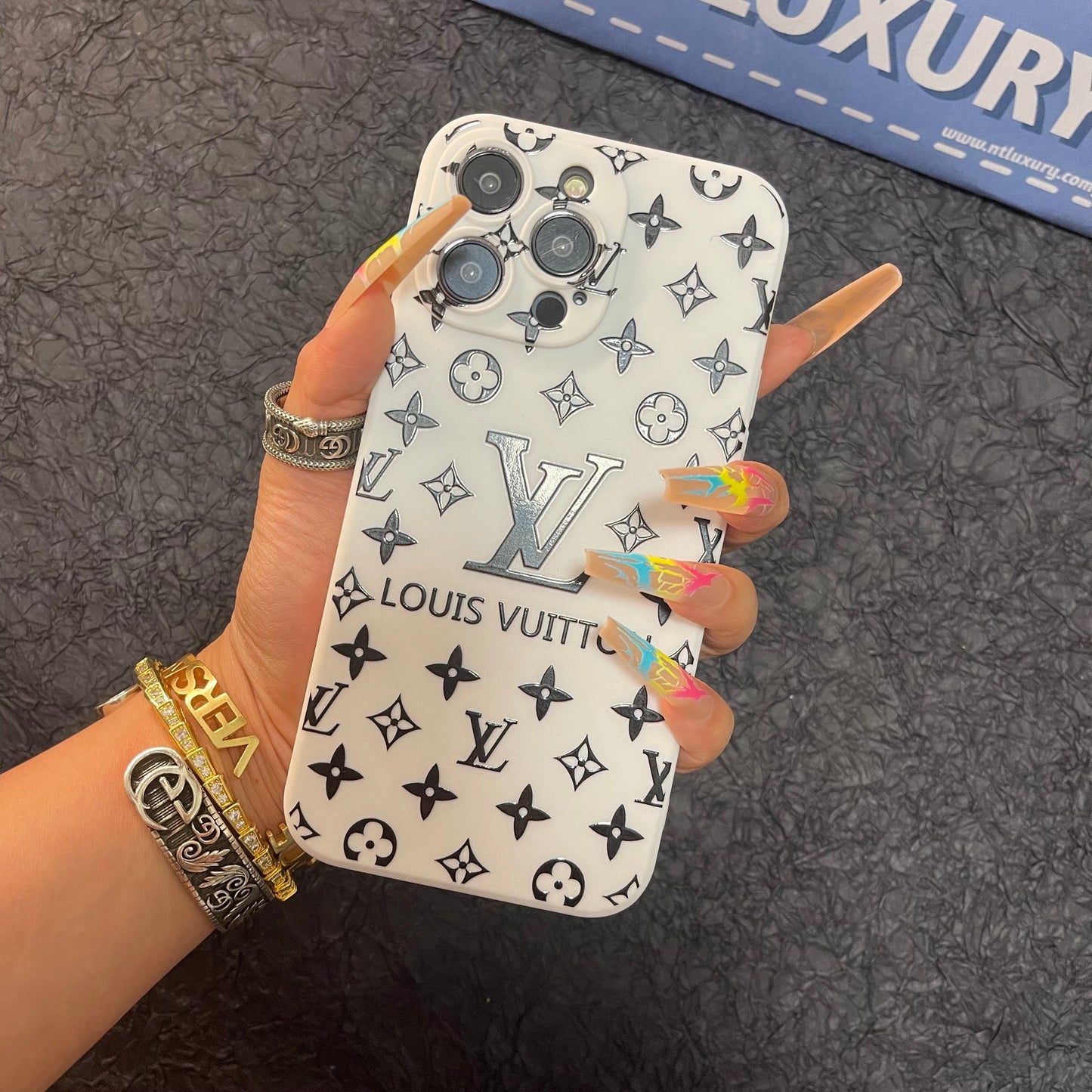 Black Trendy Phone Case ( Big Love For Red)