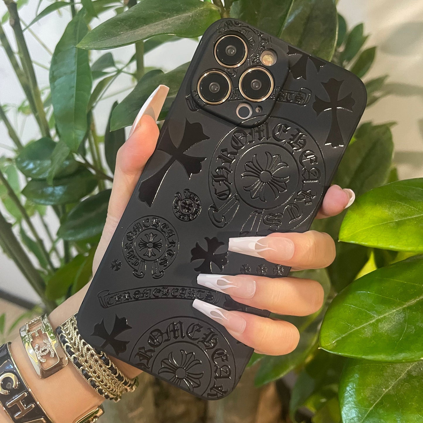 Black Trendy Phone Case (Full Heart)