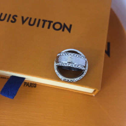 Anillo de diamante con monograma