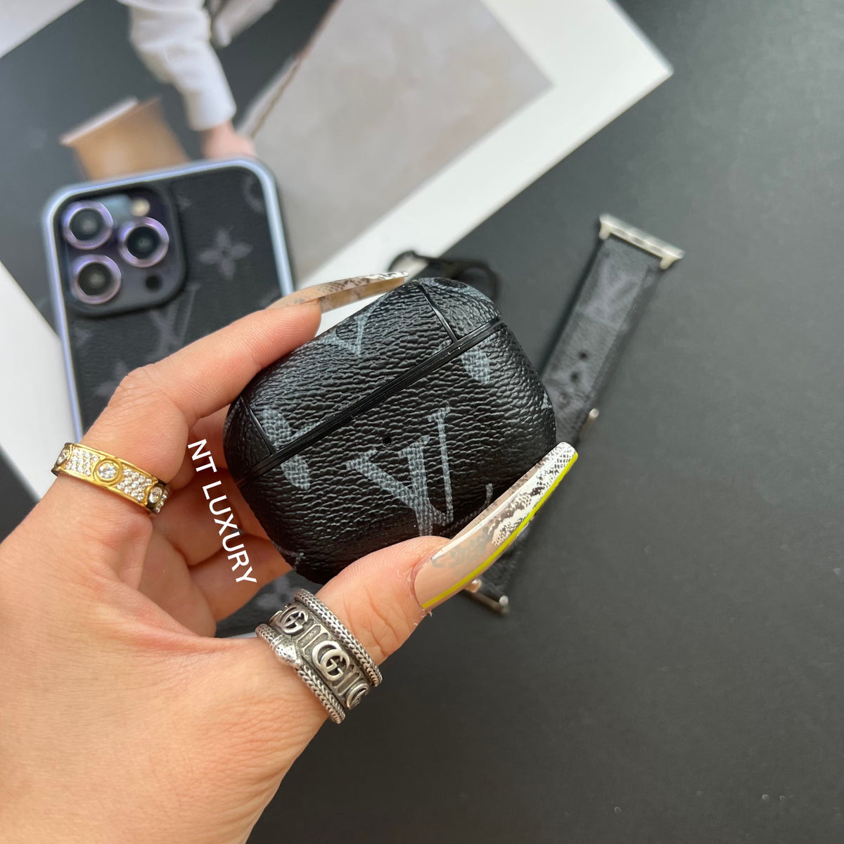 Funda para AirPods Traditional Touch (Black Love)